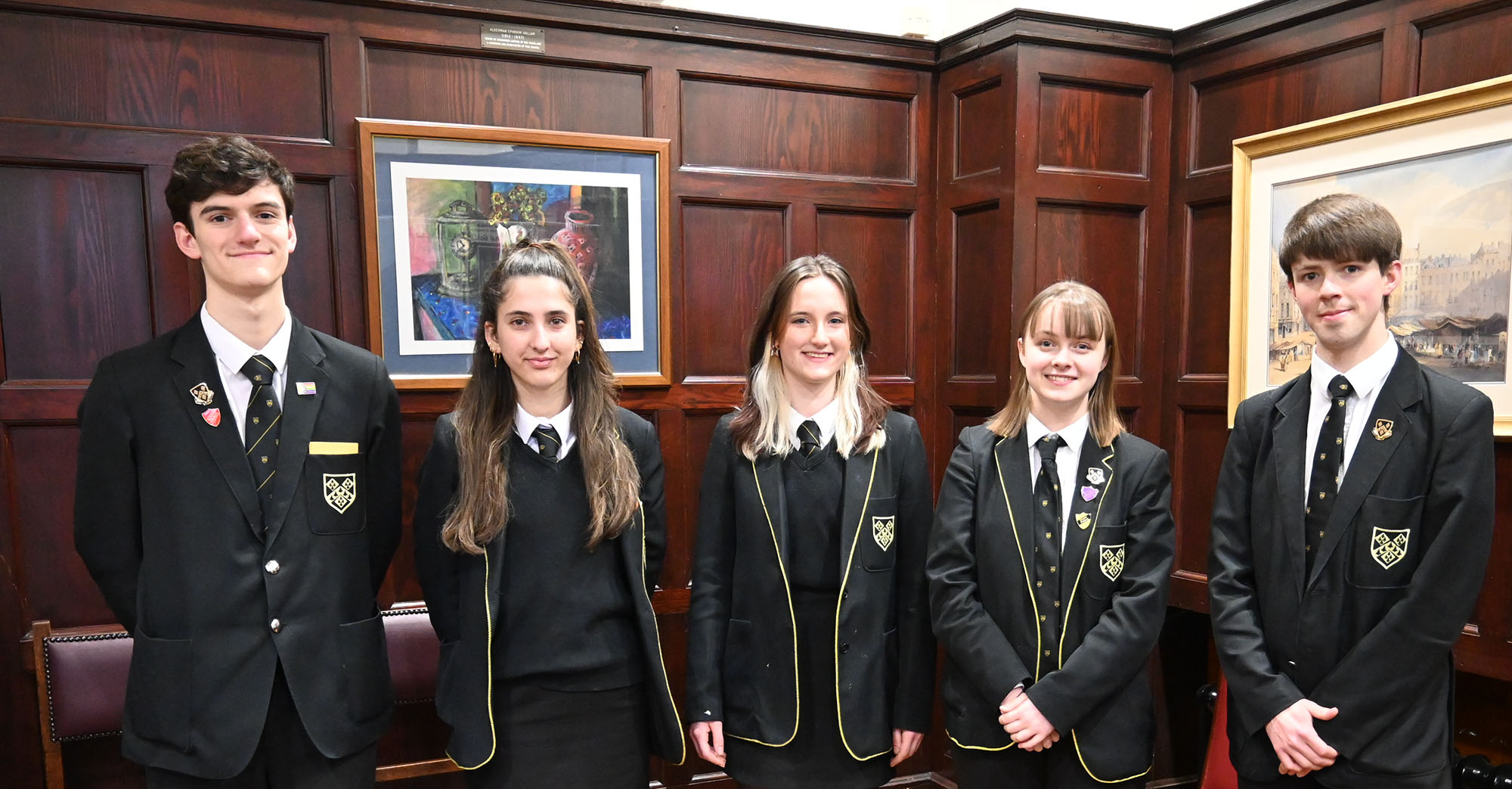 Sixth Formers who have Oxbridge offers posing for a photo